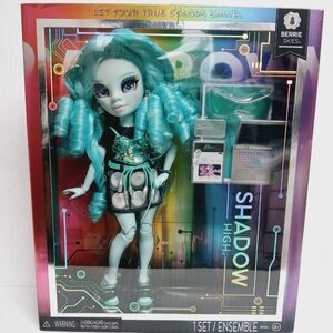 Shadow High ( Rainbow High)  Berrie Skies Fashion Doll